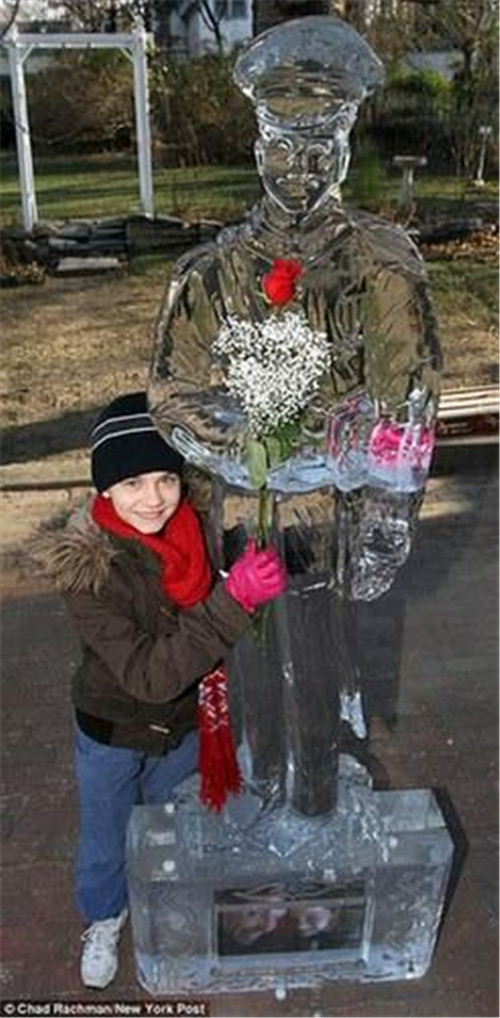 320名圣誕老人集體沖浪？八一八圣誕節(jié)奇聞趣事