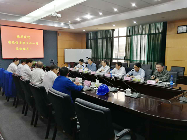 湖南省經(jīng)信委黨組副書記、副主任李志堅(jiān)到山河智能現(xiàn)場(chǎng)辦公