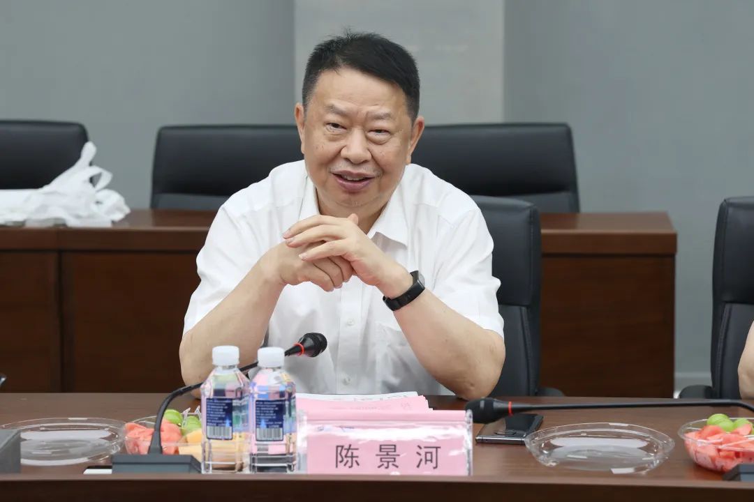 紫金礦業(yè)集團(tuán)黨委書記、董事長陳景河蒞臨山河智能考察交流