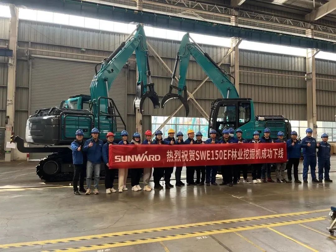 翻山越嶺，稱霸“武林”！山河智能首款中型林業(yè)挖掘機(jī)成功下線