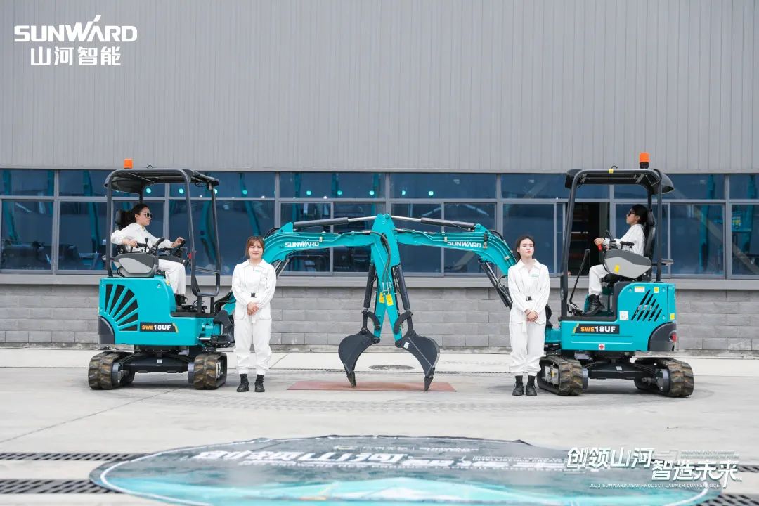 精品出擊、互動(dòng)不斷！山河智能F系列挖掘機(jī)閃耀長(zhǎng)沙展